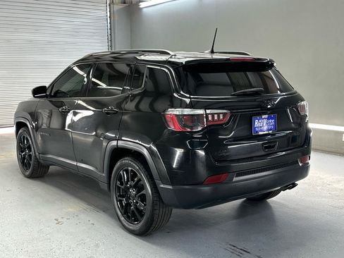 Used 2022 Jeep Compass Latitude w/ Convenience Group FWD image 5