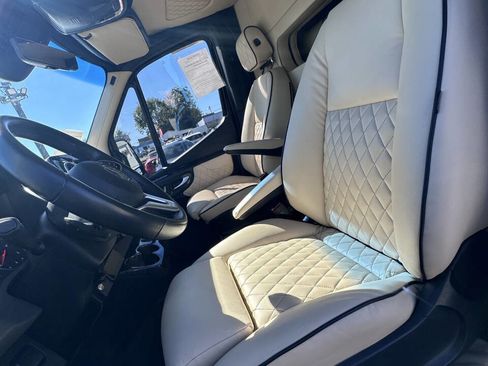 Used 2023 Mercedes-Benz Sprinter 3500 image 24