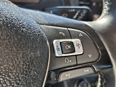 Used 2018 Volkswagen Tiguan SEL image 25