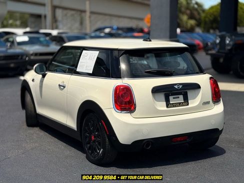 Used 2018 MINI Cooper 2-Door Hardtop FWD image 3