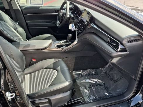 Used 2024 Toyota Camry SE FWD image 5