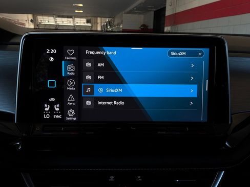 Used 2026 Volkswagen Atlas Cross Sport SE AWD/4WD image 35