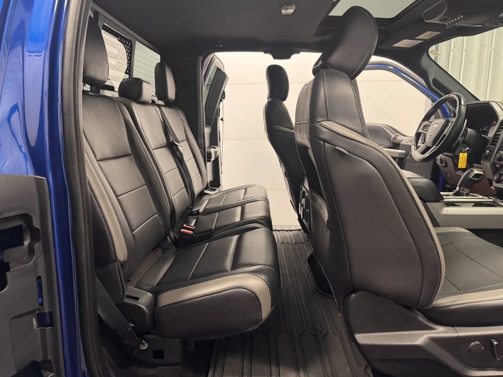 Used 2018 Ford F150 Raptor w/ Equipment Group 801A Mid AWD/4WD image 38