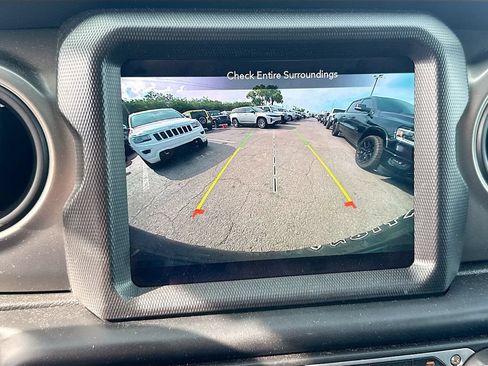 Used 2023 Jeep Wrangler Unlimited w/ Cold Weather Group AWD/4WD image 14