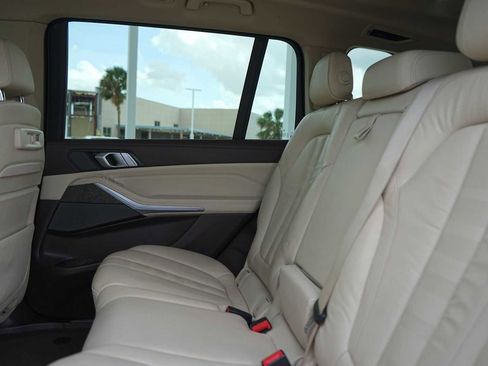 Used 2019 BMW X7 xDrive40i w/ Premium Package AWD/4WD image 11