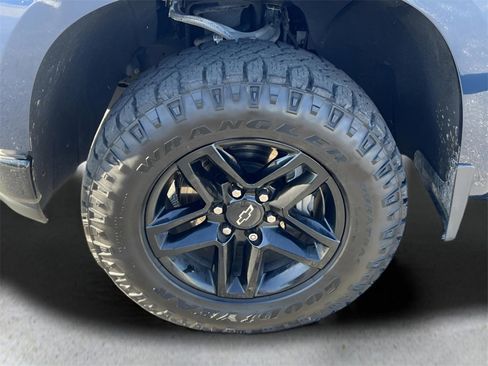 Used 2020 Chevrolet Silverado 1500 LT Trail Boss image 9