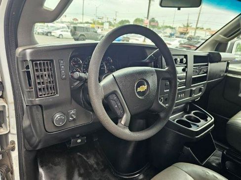 Used 2018 Chevrolet Express 2500 w/ Driver Convenience Package RWD image 8