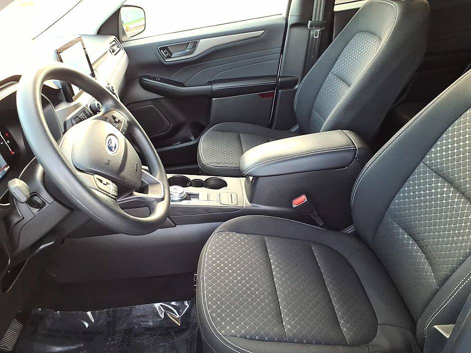 Used 2025 Ford Escape Active AWD/4WD image 14