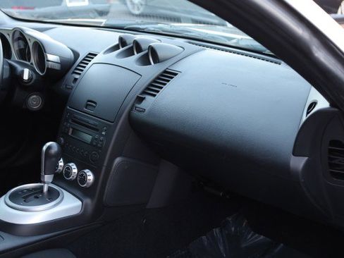 Used 2006 Nissan 350Z Enthusiast w/ (N93) Cargo Convenience Pkg image 32