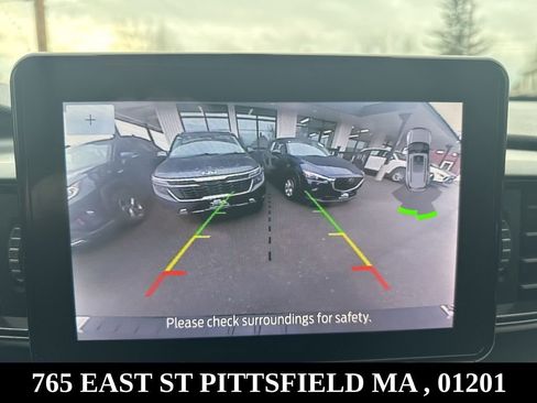 Used 2022 Ford Explorer XLT image 25