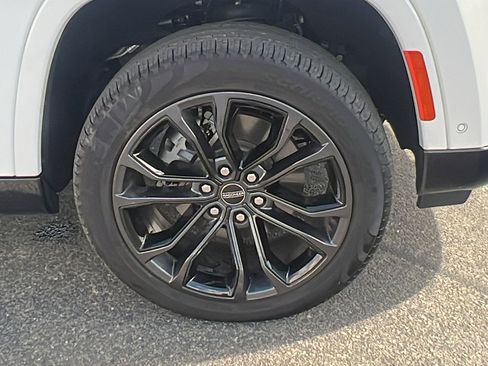 Used 2024 Jeep Grand Wagoneer L Series II w/ Quick Order Packagew 28T image 9