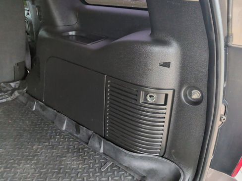 Used 2014 Chevrolet Tahoe 2WD image 32