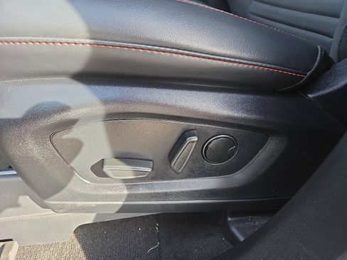 Used 2025 Ford Explorer ST-Line w/ Premium Package image 11