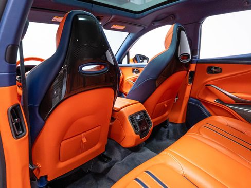 Used 2021 Aston Martin DBX AWD/4WD image 28