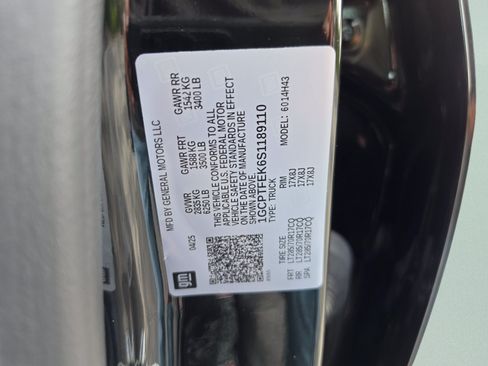 Used 2025 Chevrolet Colorado ZR2 w/ Technology Package AWD/4WD image 38