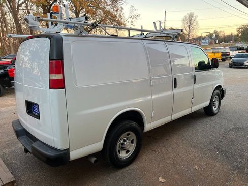 Used 2015 Chevrolet Express 2500 RWD image 4