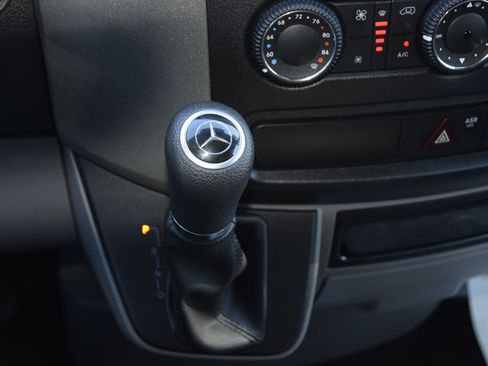 Used 2017 Mercedes-Benz Sprinter 2500 image 39