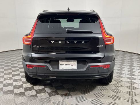 Certified 2025 Volvo XC40 B5 Plus image 9