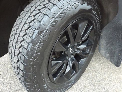 Used 2023 Chevrolet Silverado 1500 Custom image 33