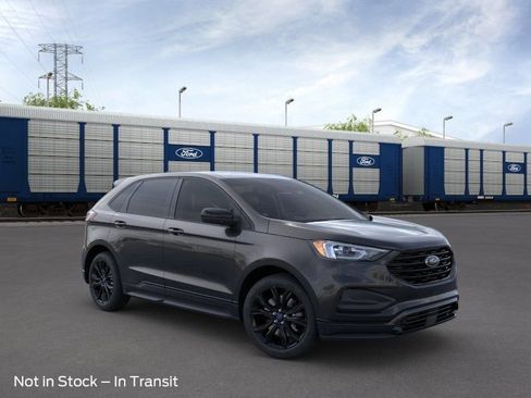 New 2024 Ford Edge SE w/ Black Appearance Package image 2