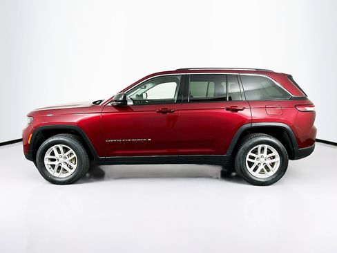 Used 2023 Jeep Grand Cherokee Laredo w/ Trailer Tow Prep Group (B) AWD/4WD image 4