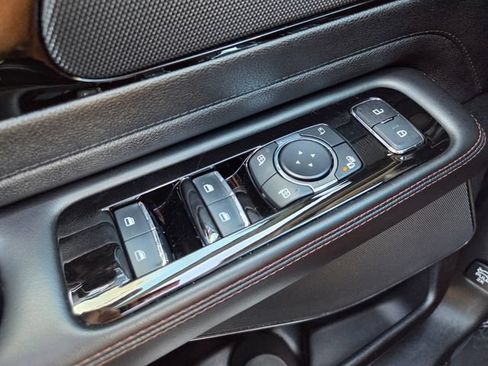 Used 2023 Lincoln Aviator Reserve AWD/4WD image 41