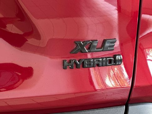 Certified 2021 Toyota RAV4 XLE w/ Convenience Package AWD/4WD image 27