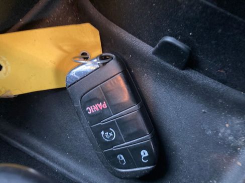 Used 2019 Jeep Renegade Sport image 38