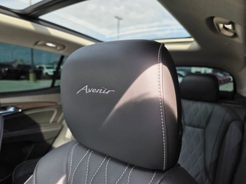 Used 2022 Buick Envision Avenir w/ Technology Package II image 23