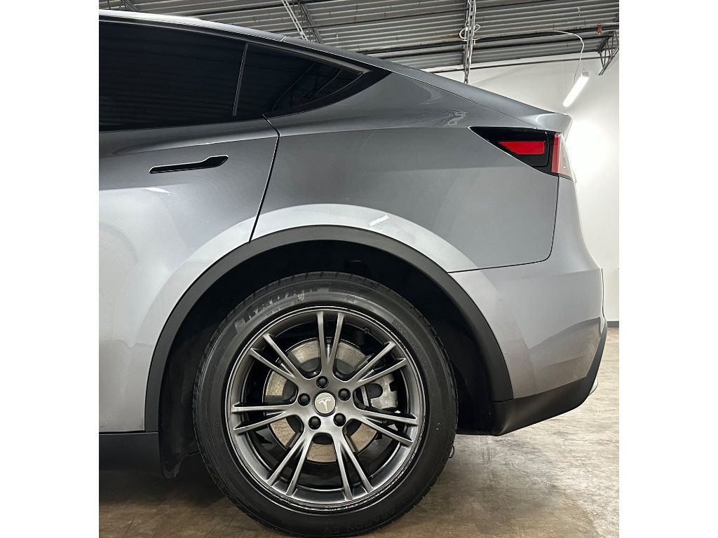 Used 2024 Tesla Model Y Long Range AWD/4WD image 10