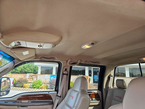 Used 2004 Ford F350 Lariat AWD/4WD image 17