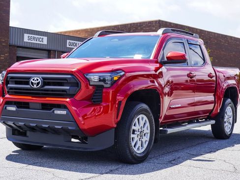 Used 2024 Toyota Tacoma SR5 w/ SR5 Upgrade Package RWD image 4