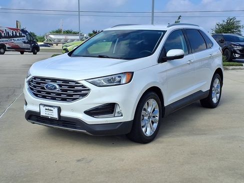 Used 2021 Ford Edge Titanium FWD image 3
