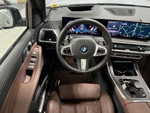 Used 2025 BMW X7 xDrive40i w/ M Sport Package AWD/4WD image 13