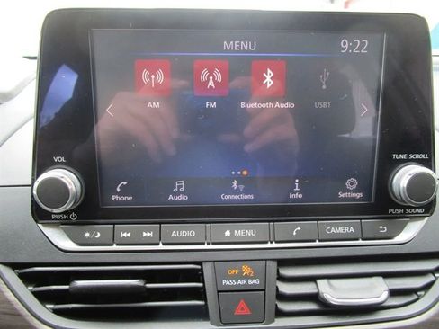 Used 2024 Nissan Altima 2.5 SV FWD image 23