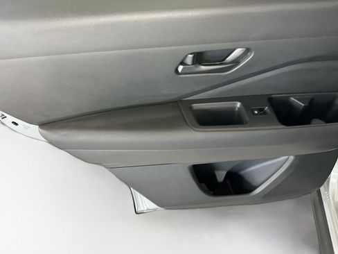 Used 2023 Nissan Pathfinder SV AWD/4WD image 26