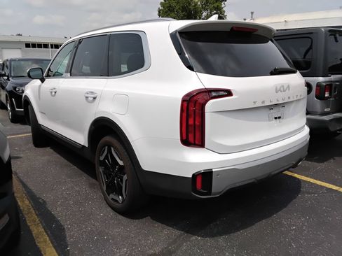 Used 2024 Kia Telluride S w/ S Sunroof Package FWD image 5