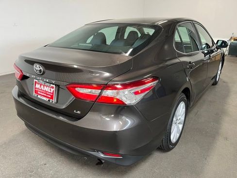 Used 2018 Toyota Camry LE FWD image 3
