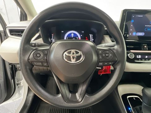 Used 2026 Toyota Corolla LE FWD image 17