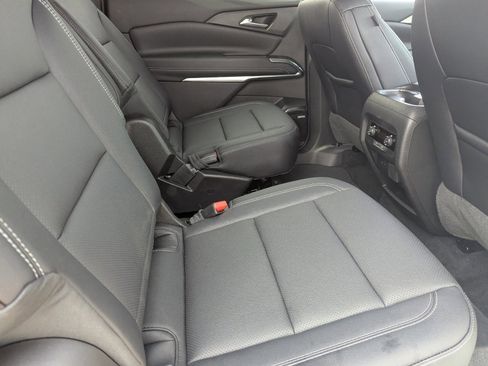 Used 2025 Chevrolet Traverse LT w/ Enhanced Driving Package image 14