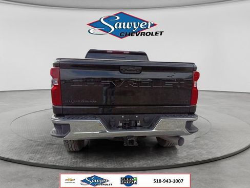 Used 2025 Chevrolet Silverado 2500 LT w/ Convenience Package AWD/4WD image 4