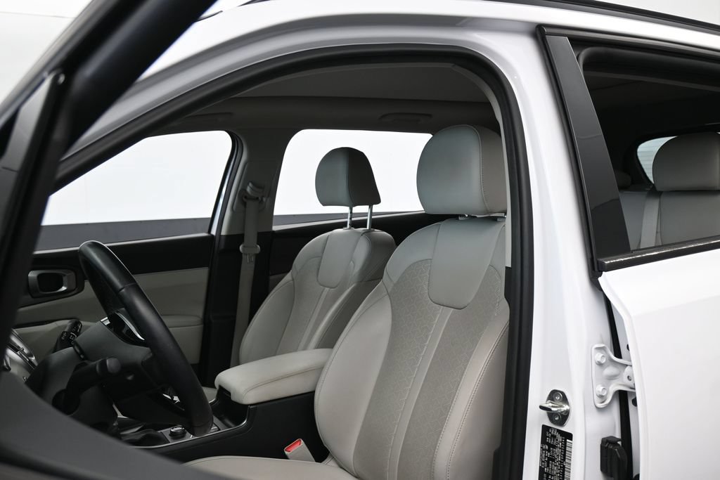 Used 2023 Kia Sorento S w/ Panoramic Sunroof Package FWD image 10