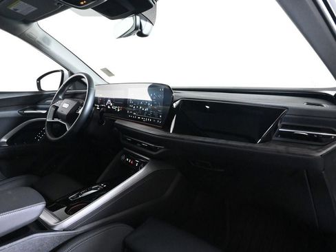 Used 2025 Audi Q5 Premium Plus w/ Premium Plus AWD/4WD image 15