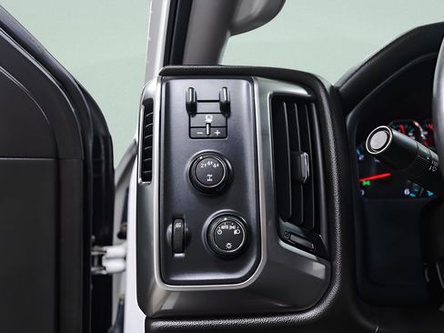 Used 2017 Chevrolet Silverado 2500 LT AWD/4WD image 21