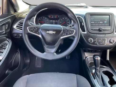Used 2018 Chevrolet Malibu LT FWD image 6