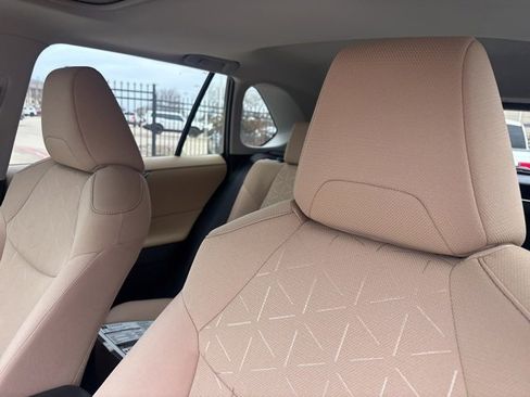 Used 2025 Toyota RAV4 XLE w/ Convenience Package image 9