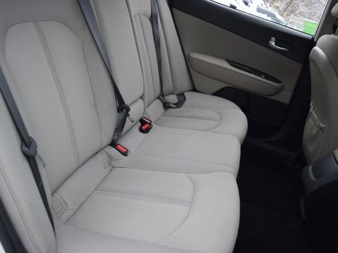 Used 2018 Kia Optima LX w/ 17" Alloy Wheels Package image 8