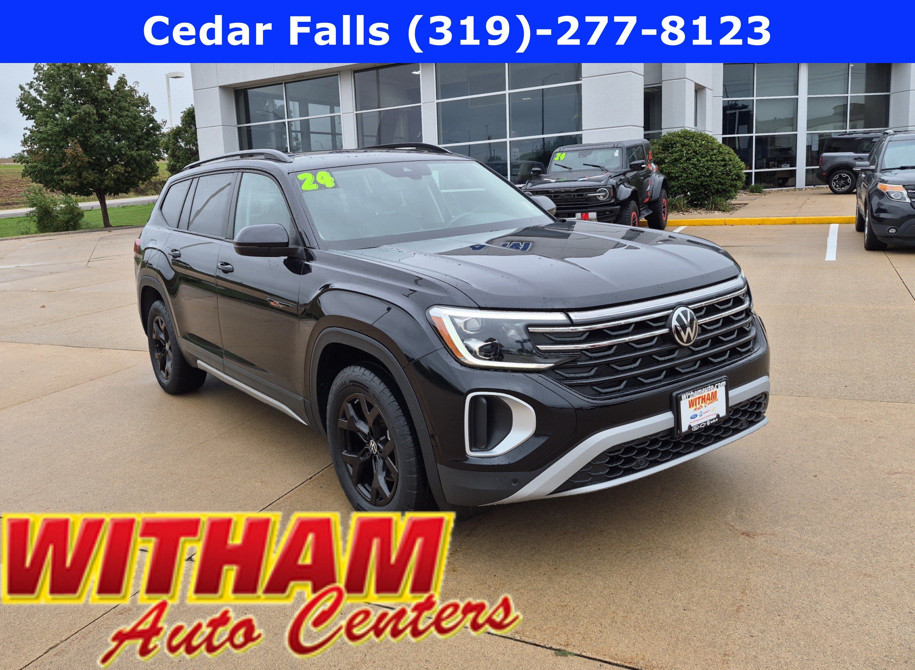 Used 2024 Volkswagen Atlas Peak Edition SE AWD/4WD image 1