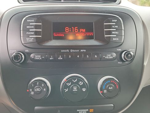 Used 2015 Kia Soul image 14