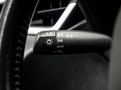 Used 2023 Toyota Corolla SE image 30